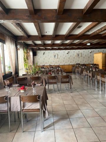 Hotel Restaurant De La Poste Saint-Colomban-des-Villards Buitenkant foto