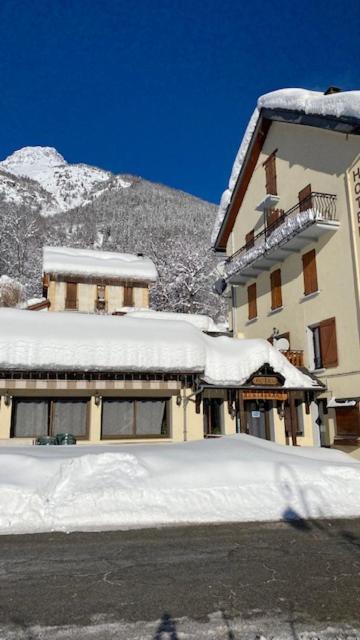 Hotel Restaurant De La Poste Saint-Colomban-des-Villards Buitenkant foto